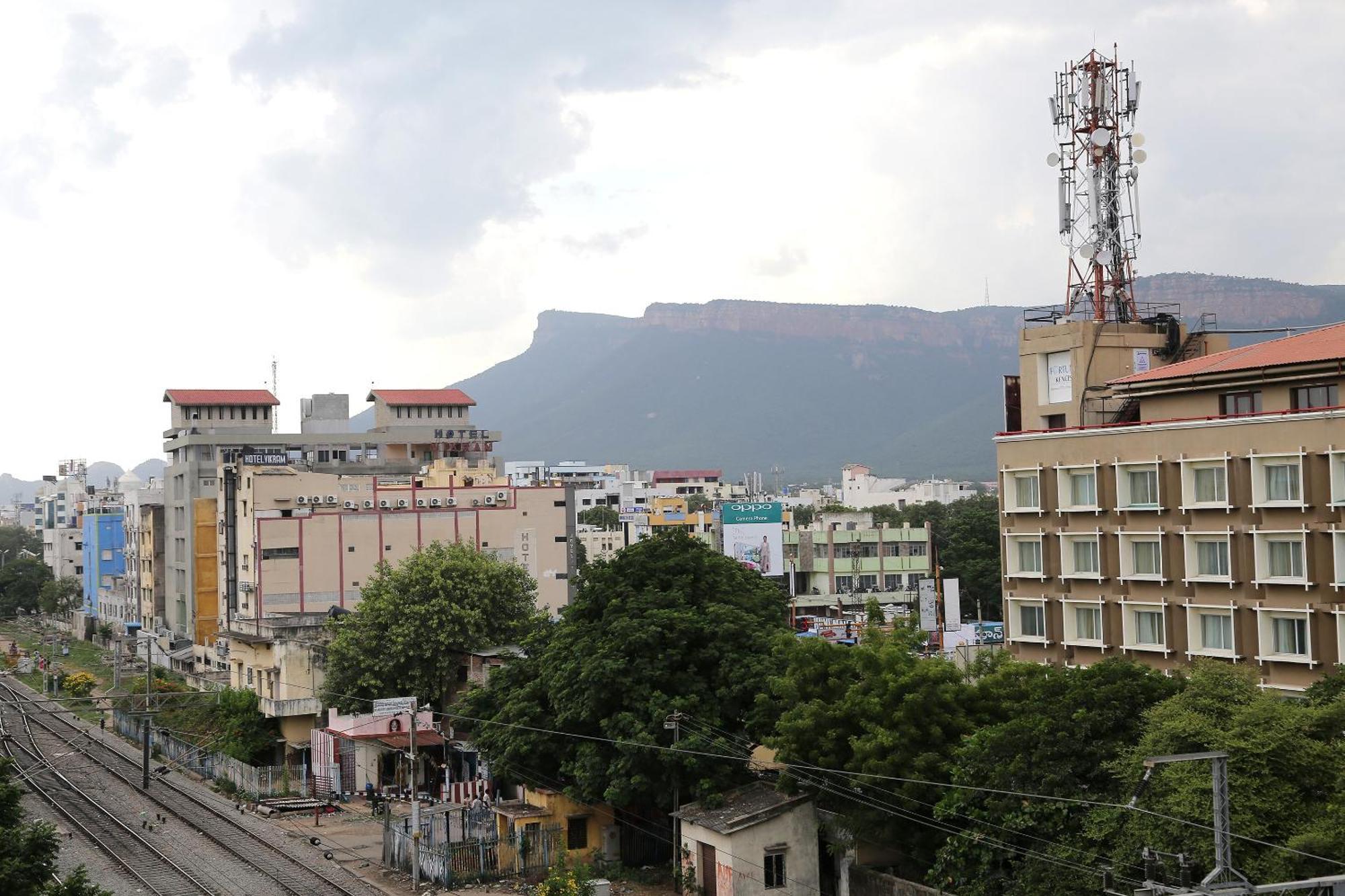 Collection O Poojith Residency Hotell Tirupati Exteriör bild